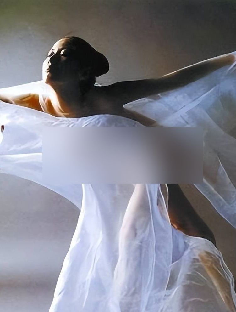 Sao nữ chụp ảnh nude để nổi tiếng bị bố từ mặt, chồng đòi ly hôn- Ảnh 3.