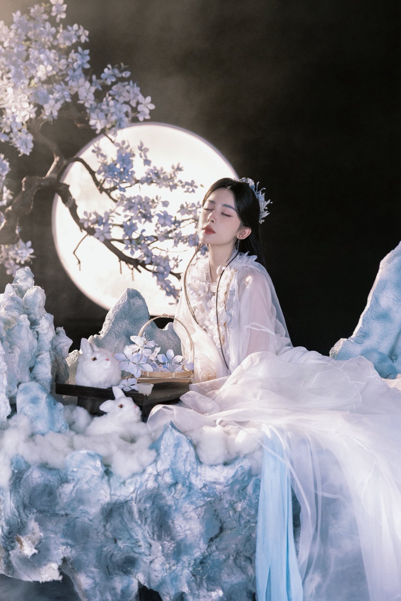 Hằng Nga trên cung trăng xuống nhân gian làm gì thế này: Nhan sắc hơn cả vô thực, ngắm xong cả đời chẳng muốn yêu ai- Ảnh 7.