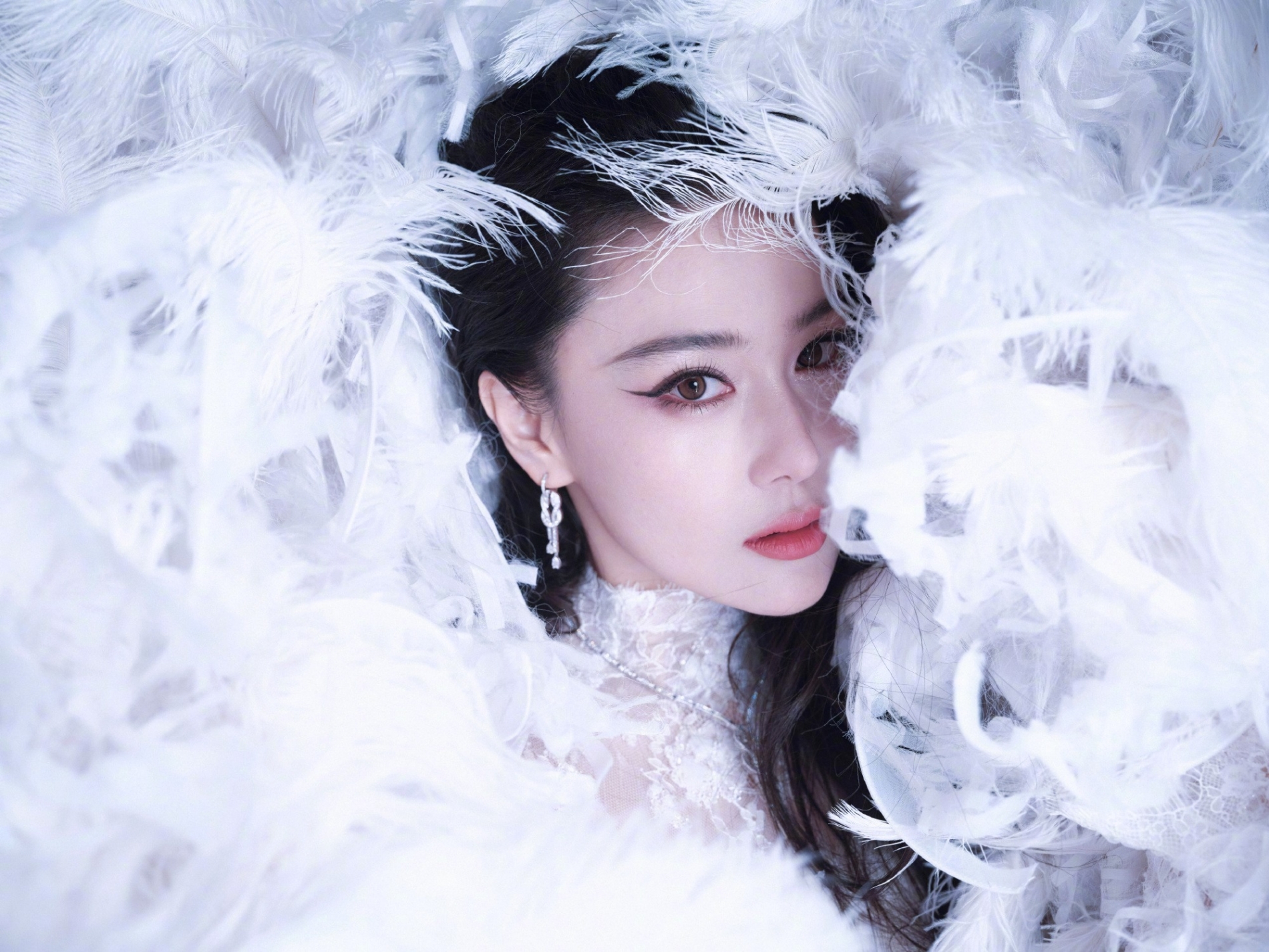 Đọc 100 cuốn sách cũng không tìm ra từ để khen mỹ nhân này: Mặt đẹp, body cháy, ai mà chịu cho nổi- Ảnh 4.