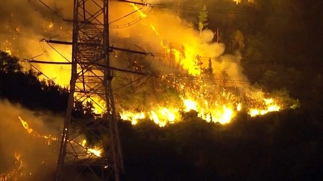 Nhật Bản cũng đang hứng chịu cháy rừng thảm khốc: Hàng ngàn người phải sơ tán, chưa có dấu hiệu kiểm soát được- Ảnh 4.