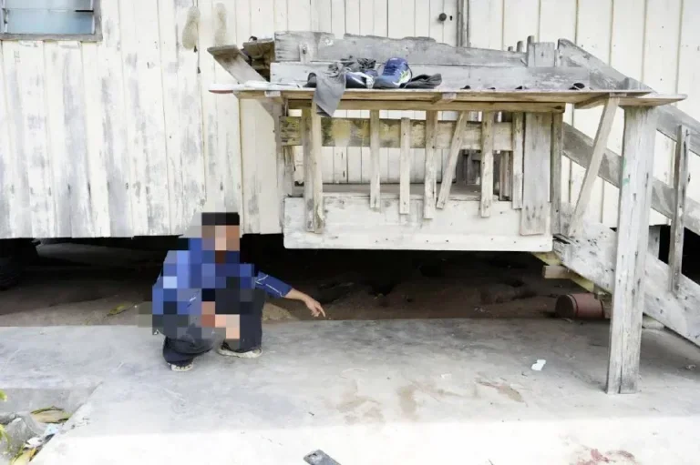 2 cậu bé rủ nhau chơi trốn tìm, 1 nạn nhân tử vong, cảnh sát tìm thấy 14 vết đạn trên thi thể- Ảnh 1. 2 cậu bé rủ nhau chơi trốn tìm, 1 nạn nhân tử vong, cảnh sát tìm thấy 14 vết đạn trên thi thể- Ảnh 1.