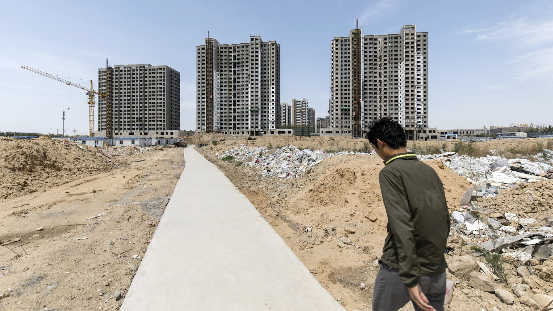 Dân số giảm khiến giá nhà lao dốc xuống thấp nhất 7 tháng, hơn 65 triệu căn hộ bỏ trống tại Trung Quốc đủ sức chứa dân số cả một nước- Ảnh 1.