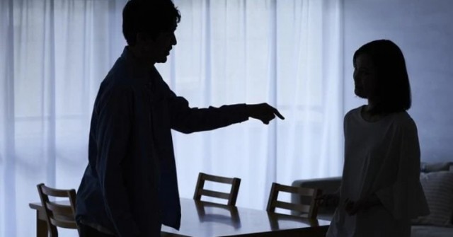 13-1738348602-84-width740height495-auto-cropjpg-1 Con dâu bức xúc khi bị nhà chồng yêu cầu nghỉ việc lương cao để làm nội trợ 13 1738348602 84 width740height495 auto cropjpg 1