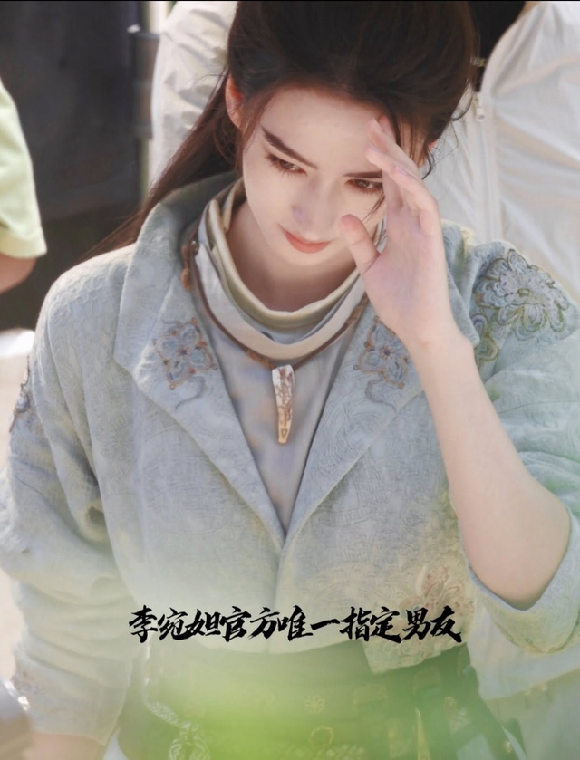 Màn ảnh Hoa ngữ có nữ tướng quân đẹp vô thực: Nhan sắc như AI tạo ra, loạt tạo hình đối lập gây sốc visual- Ảnh 11.