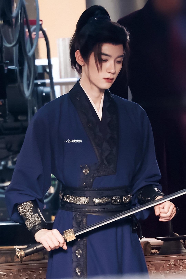 Thống soái đẹp nhất Trung Quốc hiện tại: Visual tuyệt mỹ khiến hội chị em rạo rực, vướng 7749 drama fan vẫn mê bất chấp- Ảnh 14.