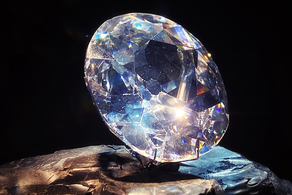 Số phận trắc trở của khối kim cương trị giá 400 triệu Euro: Hiện ở đâu?- Ảnh 1. Số phận trắc trở của khối kim cương trị giá 400 triệu Euro: Hiện ở đâu?- Ảnh 1.