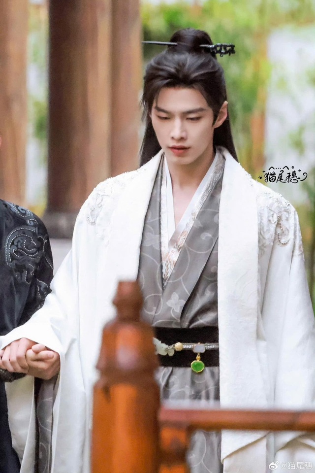 Thái tử đẹp vô địch Trung Quốc hiện tại: Nhan sắc khuynh đảo chúng sinh, cao sang quyền quý từ cốt cách- Ảnh 11.