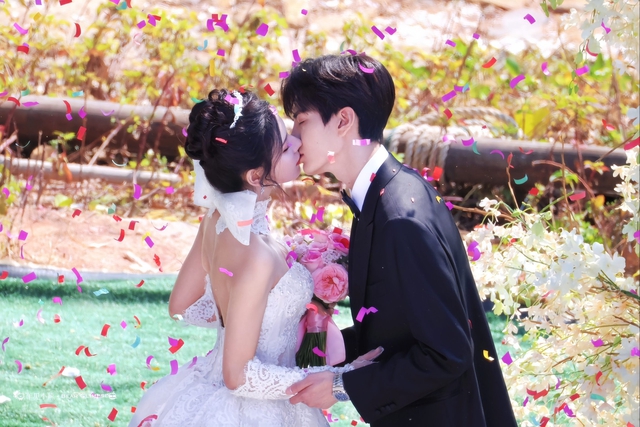 Đám cưới đang viral khắp Trung Quốc: Chú rể đẹp trai quá thể đáng, cô dâu hoàn mỹ như công chúa trong truyện tranh- Ảnh 4.