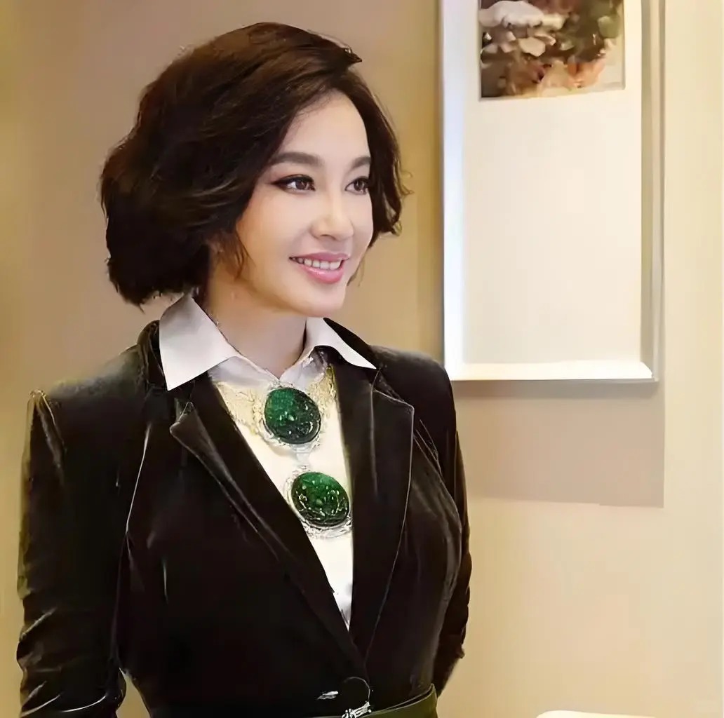 Vì sao Lưu Hiểu Khánh được mệnh danh là “Nữ hoàng phỉ thúy” của showbiz Hoa ngữ?- Ảnh 7.