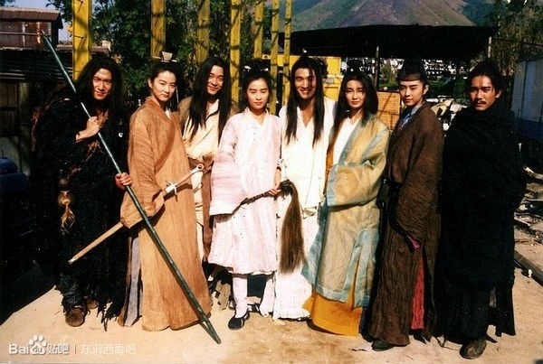 Drama sốc nhất showbiz lúc này: 16 người trong 1 đoàn phim bị bắt vì