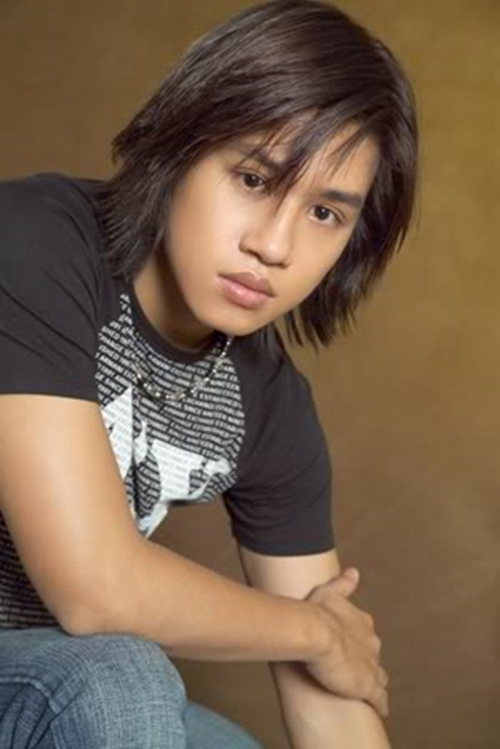 Sao Vbiz bị rối loạn tinh thần sau khi phẫu thuật chuyển giới, suy sụp vì chồng mất do u não- Ảnh 1.