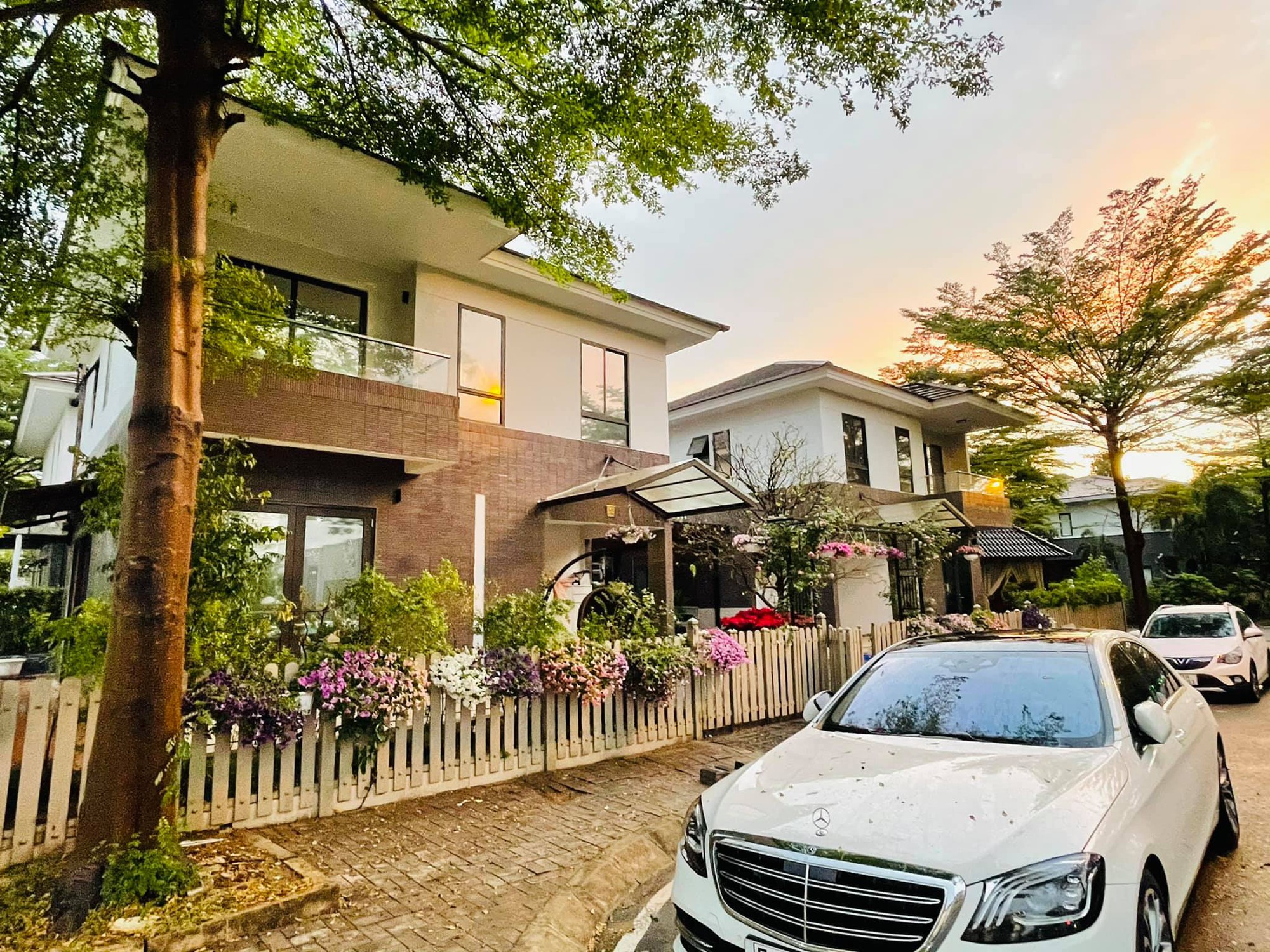 Mẹ đơn thân là đại gia showbiz Việt, 40 tuổi sinh con, không lấy chồng, ở biệt thự 20 tỷ tại TP.HCM- Ảnh 3.