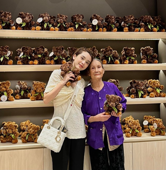 Quỳnh Lương lộ dấu hiệu bất ổn sau 3 ngày bà ngoại qua đời vì thuốc giả- Ảnh 8.