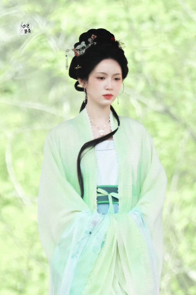 15-1747107398352953407720 "Tứ tiểu thư" đẹp nhất Trung Quốc hiện tại: Mỹ nhân cổ trang xứng đáng phong thần, nhan sắc lẫn phối đồ đều mướt mắt 15 1747107398352953407720