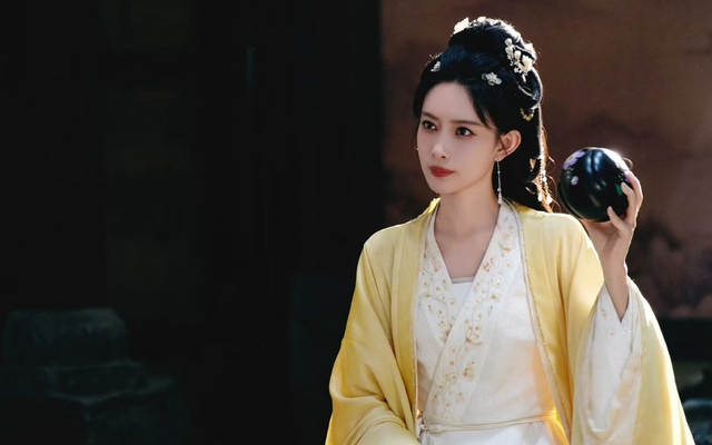 Mỹ nhân ảo tưởng visual nhất Trung Quốc: Tự nhận mình quá đẹp cũng là cái tội, netizen cười vỡ bụng “nói EQ thấp lại tự ái”- Ảnh 2. Mỹ nhân ảo tưởng visual nhất Trung Quốc: Tự nhận mình quá đẹp cũng là cái tội, netizen cười vỡ bụng “nói EQ thấp lại tự ái”- Ảnh 2.