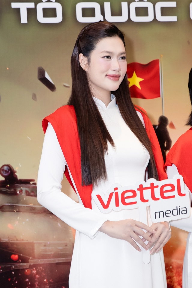 Thảm đỏ Sao Nhập Ngũ 2025: Hoà Minzy - Chi Pu - Kỳ Duyên đọ visual cực nét, 1 mỹ nhân lộ nhan sắc khác lạ- Ảnh 12. Thảm đỏ Sao Nhập Ngũ 2025: Hoà Minzy - Chi Pu - Kỳ Duyên đọ visual cực nét, 1 mỹ nhân lộ nhan sắc khác lạ- Ảnh 12.