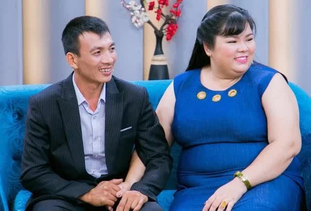 Hôn nhân sao nữ Vbiz hơn chồng 60kg: Sống mỗi người một nơi, ở chung lâu nhất 1 tháng- Ảnh 4. Hôn nhân sao nữ Vbiz hơn chồng 60kg: Sống mỗi người một nơi, ở chung lâu nhất 1 tháng- Ảnh 4.