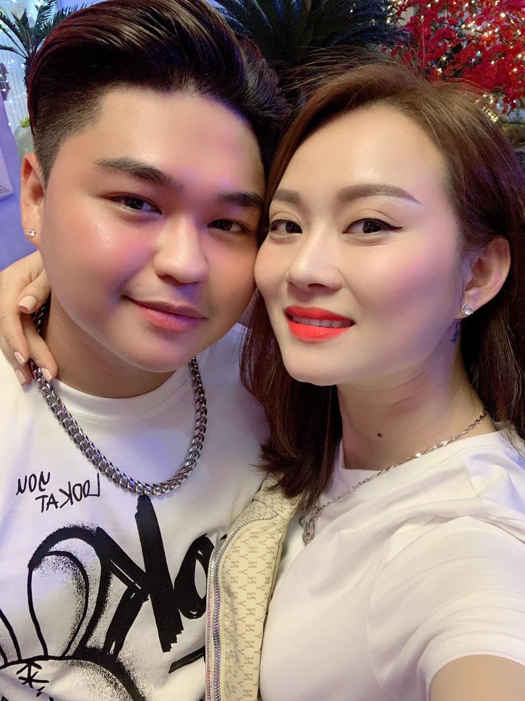 Vẻ ngoài bụi bặm, bên trong ấm áp ở tuổi 33 của nam ca sĩ lấy vợ lỡ một lần đò, có 2 con riêng- Ảnh 2.