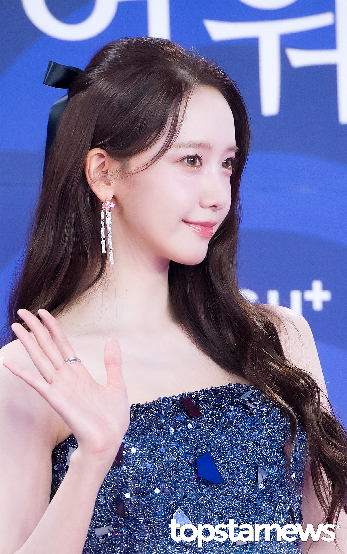 Rồng Xanh nhiều sự cố không tưởng: Cả dàn mỹ nhân vấp ngã không chỉ Yoona, 1 sao nữ còn lộ đồ nhạy cảm- Ảnh 6.