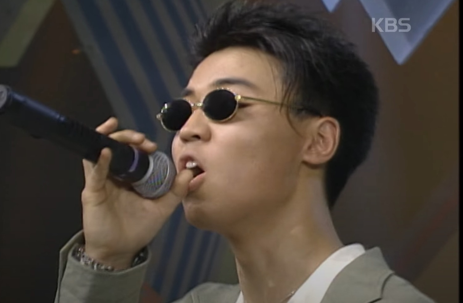 Tang thương bao trùm showbiz Hàn: Thêm 1 nam ca sĩ được tìm thấy tử vong không rõ nguyên nhân ở khách sạn- Ảnh 3. Tang thương bao trùm showbiz Hàn: Thêm 1 nam ca sĩ được tìm thấy tử vong không rõ nguyên nhân ở khách sạn- Ảnh 3.