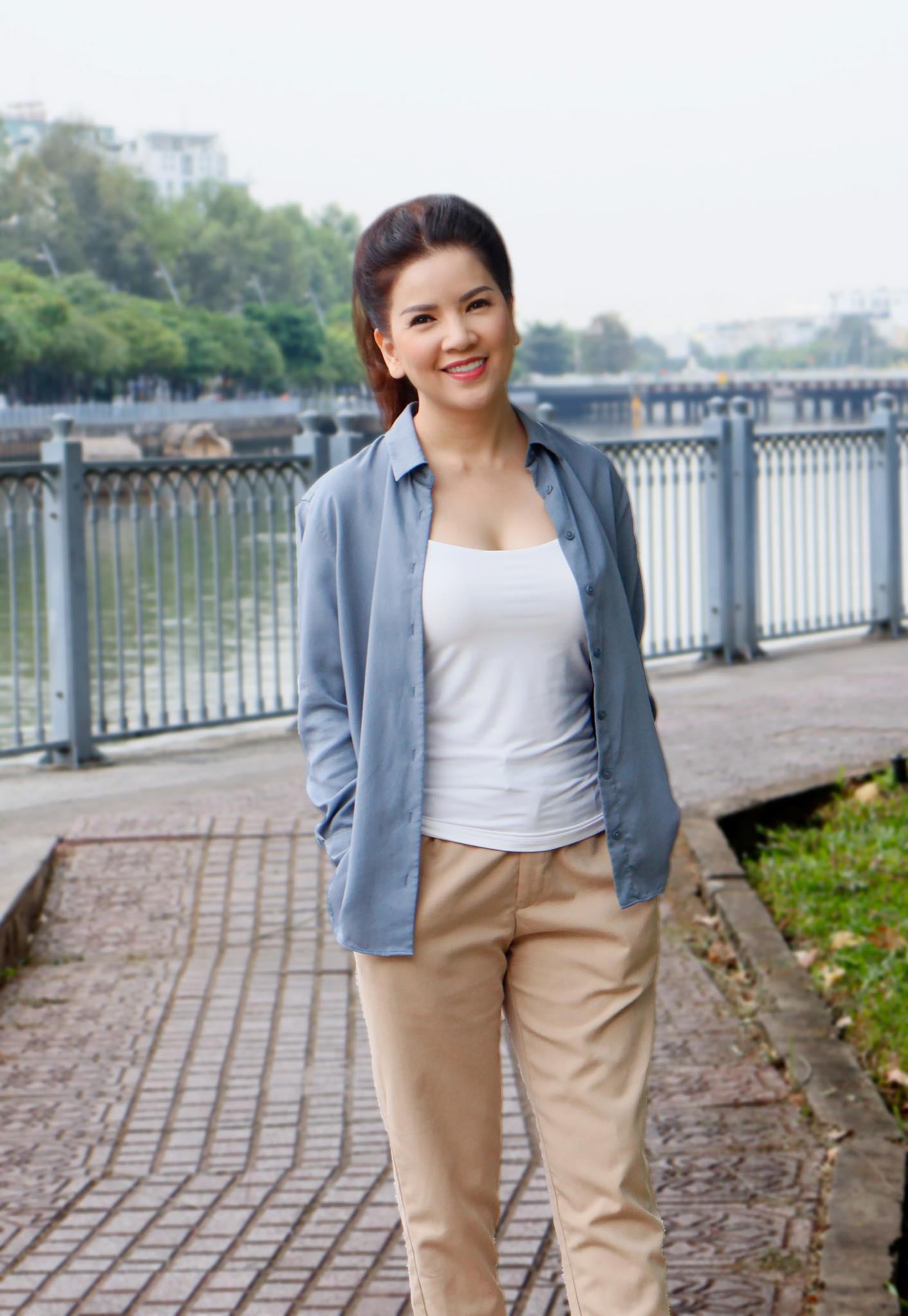 Tang lễ diễn viên Ngọc Trinh: NS Thành Lộc - Việt Hương đến tiễn biệt, dàn sao gửi hoa chia buồn- Ảnh 10. Tang lễ diễn viên Ngọc Trinh: NS Thành Lộc - Việt Hương đến tiễn biệt, dàn sao gửi hoa chia buồn- Ảnh 10.