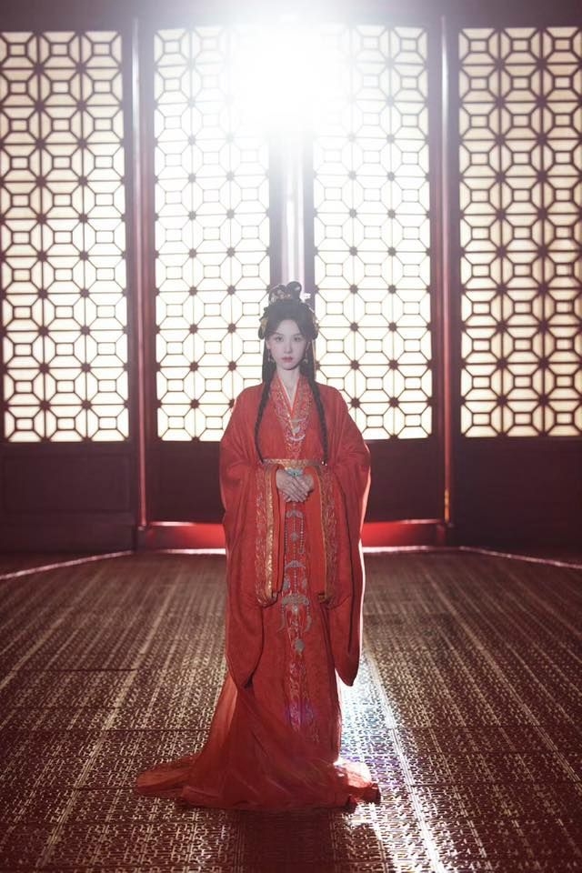 Hoàng hậu đẹp nhất Trung Quốc: Nhan sắc phong thần nhìn là thấy cao sang quyền quý, visual đè bẹp mọi tiêu chuẩn- Ảnh 3.