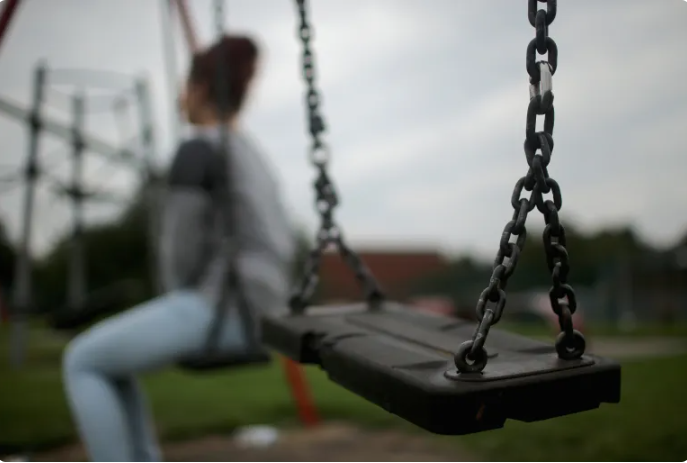 Anh điều tra các băng nhóm lạm dụng hàng nghìn bé gái- Ảnh 1. Anh điều tra các băng nhóm lạm dụng hàng nghìn bé gái- Ảnh 1.