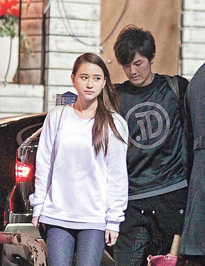 1 Anh Trai Vượt Ngàn Chông Gai thất thế, ngồi lầm lũi bán trái cây lề đường mưu sinh?- Ảnh 4.