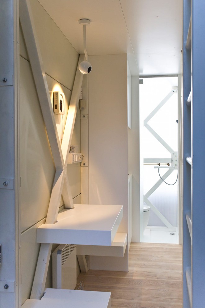 Căn nhà mỏng nhất hành tinh, bên ngoài như 1 trò đùa nhưng bên trong gây sốc- Ảnh 8.