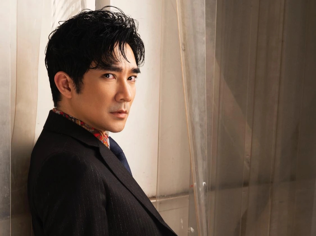 Sao nam Vbiz vướng tin yêu đồng giới quản lý: Từng nhận cát-xê 50 nghìn, nay có 13 căn nhà và biệt thự 20 tỷ, đại gia tặng đất 2.500m2- Ảnh 2.