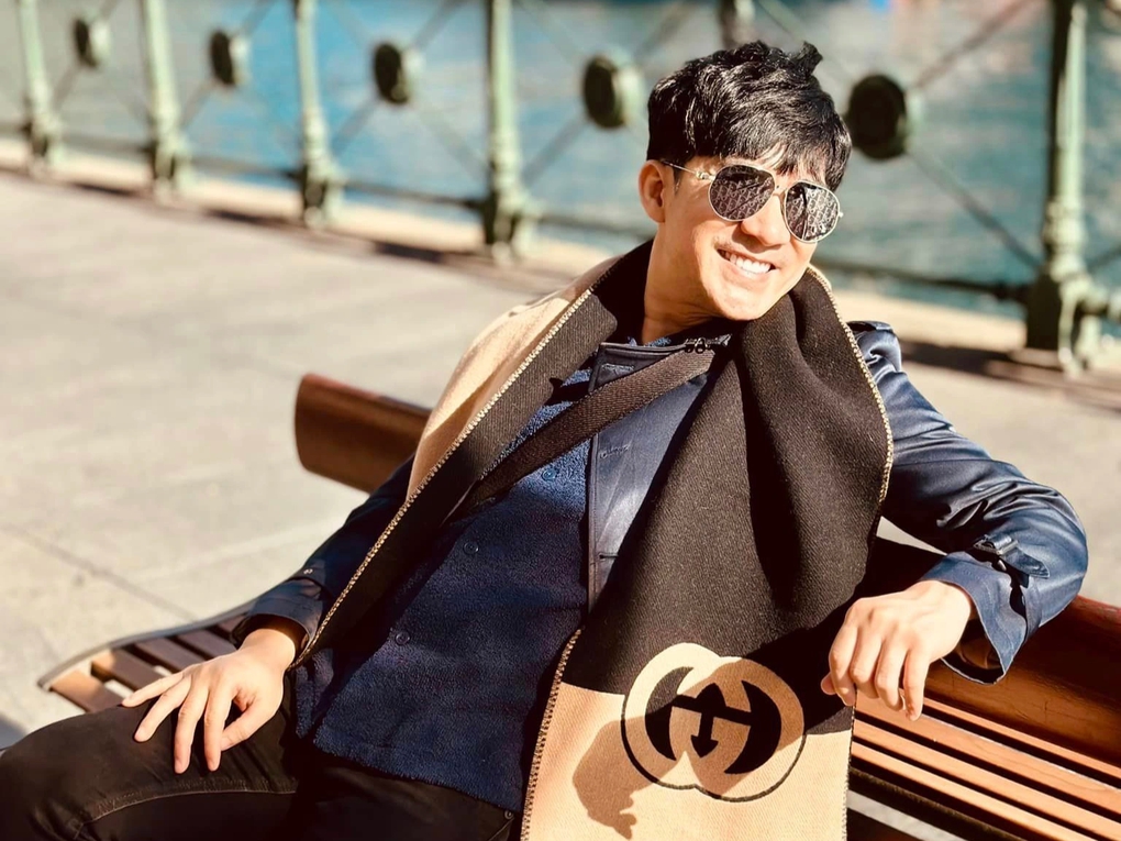 Sao nam Vbiz vướng tin yêu đồng giới quản lý: Từng nhận cát-xê 50 nghìn, nay có 13 căn nhà và biệt thự 20 tỷ, đại gia tặng đất 2.500m2- Ảnh 8.