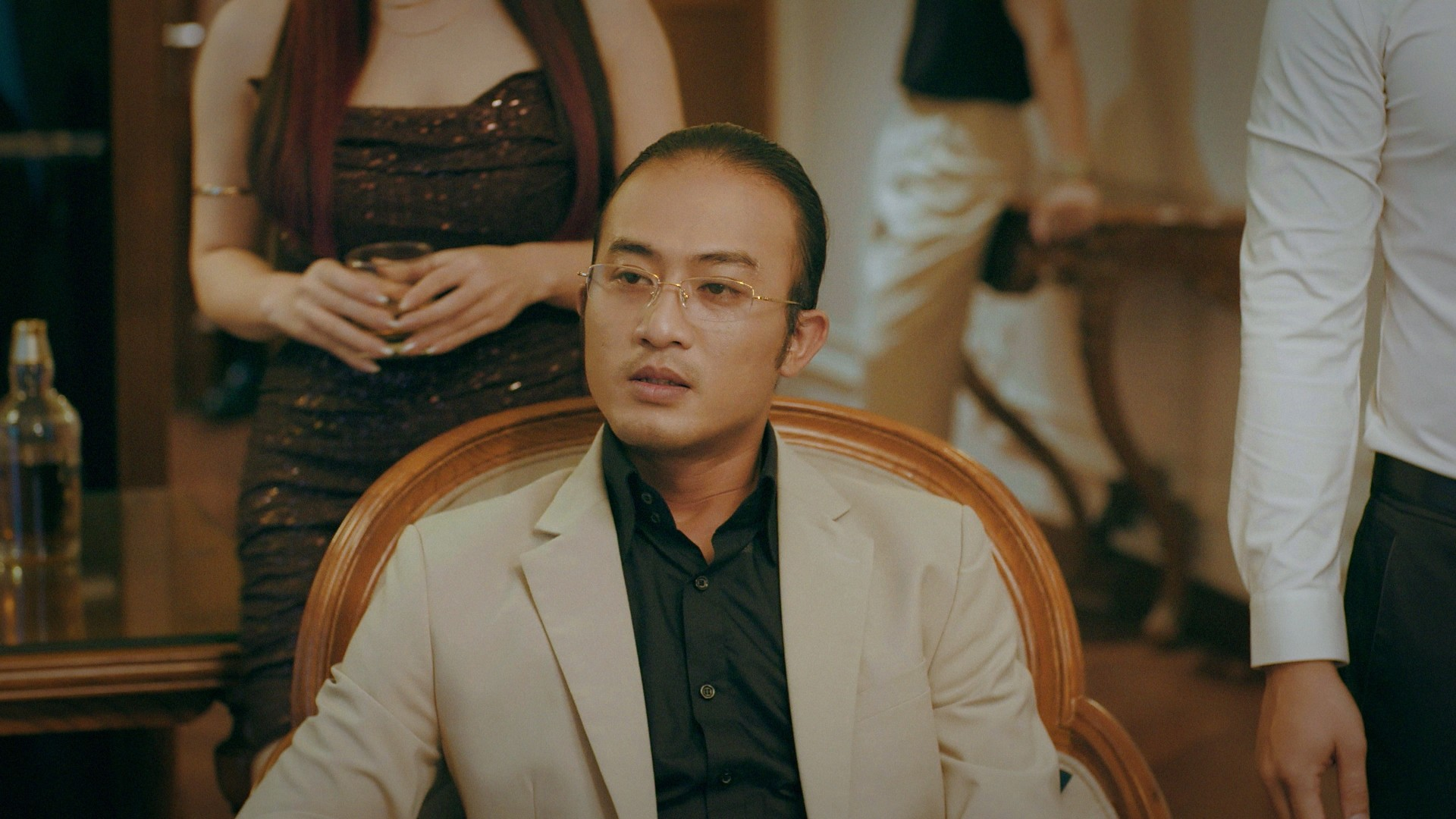 Tranh cãi top 10 nam diễn viên đẹp nhất Việt Nam: Hứa Vĩ Văn - Hồng Đăng mất hút, số 3 đúng là hoang đường- Ảnh 4.