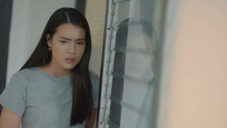 1735620545-qua-dem-o-que-nha-ban-trai-bi-mat-day-chuyen-vang-luc-tu-me-chong-tuong-lai-toi-bo-vao-do-10-trieu-gal-47-fb25-7951-495-width780height440 Qua đêm ở quê nhà bạn trai bị mất dây chuyền vàng, lục tủ mẹ chồng tương lai tôi bỏ vào đó 5 triệu - 2