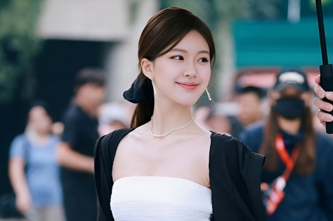 1735738855-ff-1577-1294-1699-width680height453 Diễn viên Triệu Lộ Tư. Ảnh: Weibo