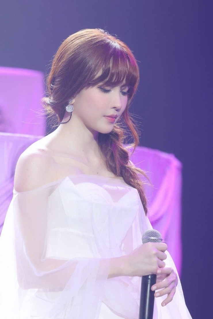 1736136052-t2-3858-width853height1280 Động thái của Thiều Bảo Trâm sau khi