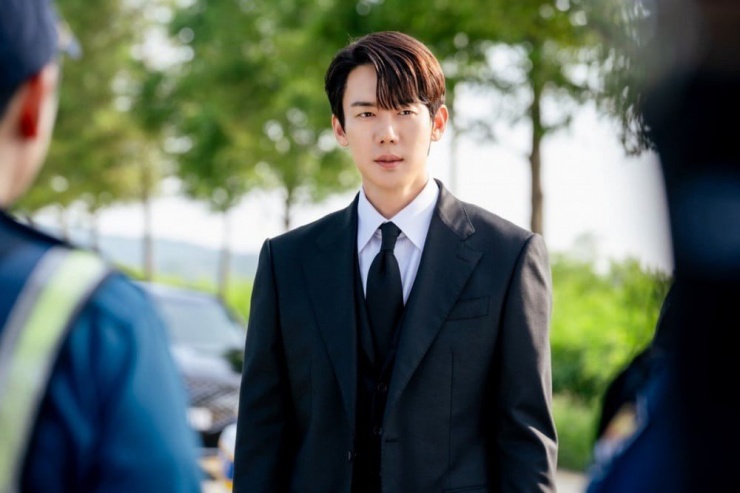 1736260341-2-4046-1739-width1000height667 Yoo Yeon Seok được khen là bậc thầy về hôn.