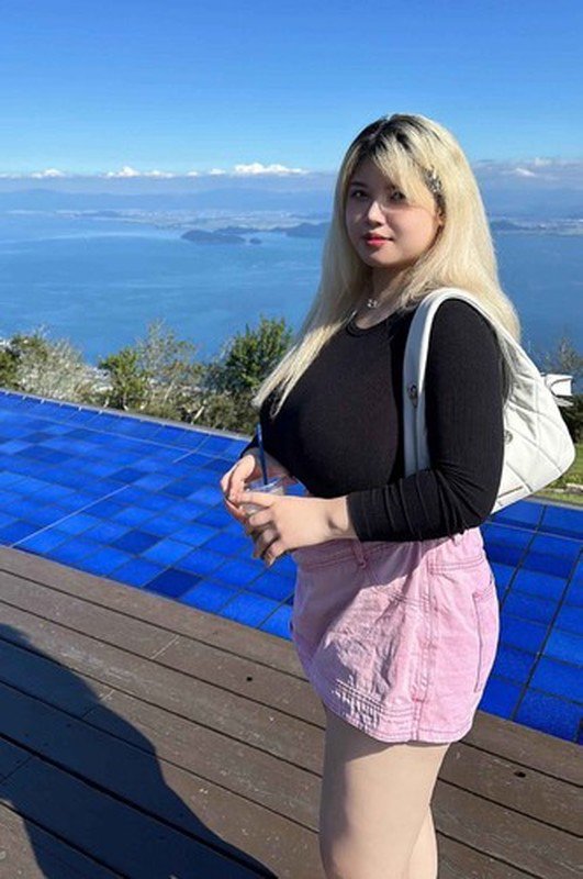 "Hot girl ngực khủng" Hải Dương "đu trend" váy băng keo cực phồn thực 1736320991 hot girl nguc khung hai duong du trend vay bang keo cuc phon thuc hinh 7 width531height800