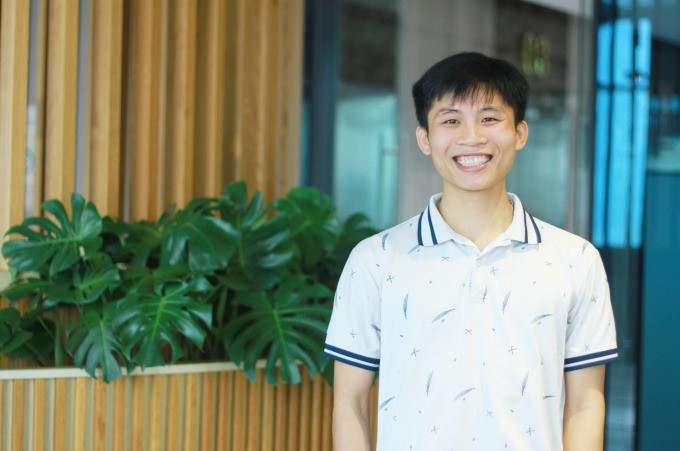 1736384790-quyet-3-9956-4382-9983-width680height451 Quang Quyết, hiện 25 tuổi theo đuổi ước mơ trao tặng các cơ hội tốt và đẹp hơn cho những người kém may mắn. Ảnh: Phan Dương