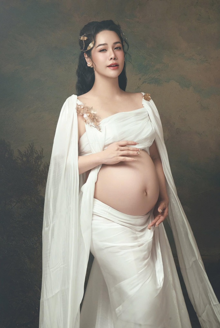 1736391942-9666-nhat-kim-anh-4-width1366height2048 Nhật Kim Anh lên tiếng chuyện để hết tài sản cho con gái - 4