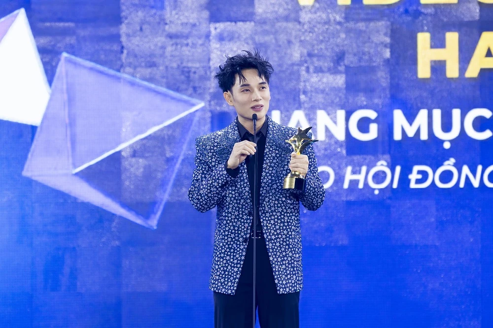 1736640300-ngoi-sao-xanh4-5705-8920-widthheight Trúc Nhân chia sẻ tại lễ trao giải