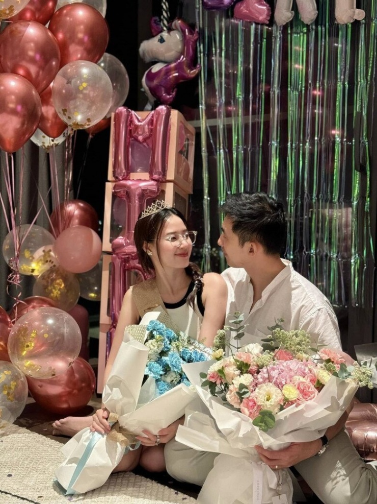 1736640601-2-hot-girl-ho-dang-tuoi-ty-deu-lam-dau-hao-mon-co-chong-la-cho-dua-nhung-van-lam-phu-ba-cua-rieng-mi-67-7-n-1-4840-672-width780height1040 2 hot girl họ Đặng tuổi Tỵ: Đều làm dâu hào môn, có chồng là chỗ dựa nhưng vẫn làm