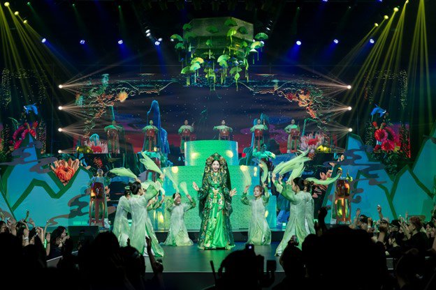 1736672907-picture4-09726-width624height416 Mỹ Linh, Thu Phương thán phục, ngưỡng mộ khi Kiều Anh về với bản sắc, sở trường của bản thân.