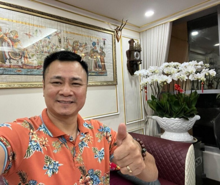 Quang cảnh nhà NSND Tự Long: Chưa đến Tết đã ngập cả