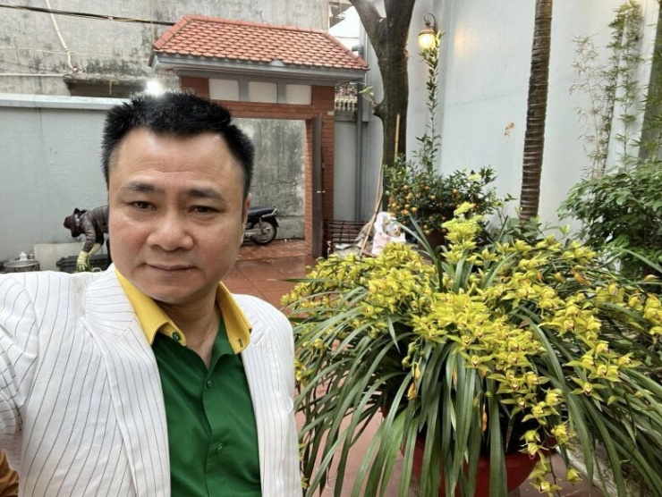 Quang cảnh nhà NSND Tự Long: Chưa đến Tết đã ngập cả