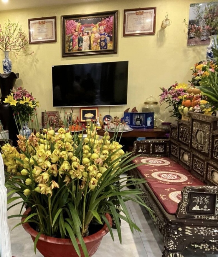 Quang cảnh nhà NSND Tự Long: Chưa đến Tết đã ngập cả