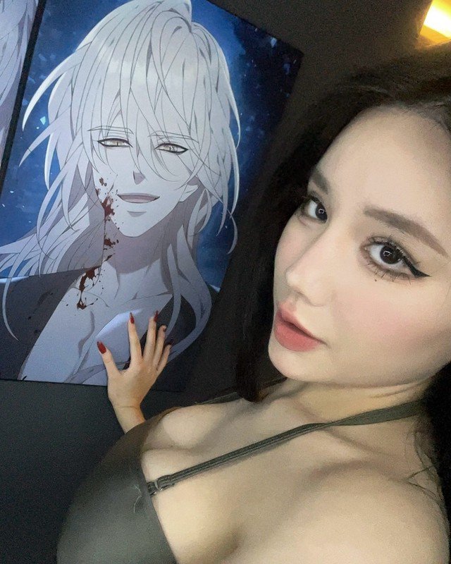 Streamer phú bà giao diện gái hư khiến fan không thể rời mắt - 2