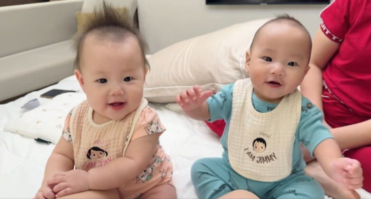 1737001346-con-gai-phuong-oanh-ngo-nghinh-voi-mai-toc-lua-thua-dung-nguoc-hut-ca-tram-nghin-luot-xem-vi-nu-cuoi-nh-chp-mn-hnh-5-01-11-6181-861-width780height419 Phương Oanh khoe biệt thự bạc tỷ trang hoàng đón Tết, là "phu nhân chủ tịch" vẫn đi chợ bình dân - 8