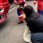 Tai nạn khó tin: Cô gái bị mắc khuyên mũi vào ghế, đội cứu hỏa phải đến giải cứu 1737080934 chair 4806 4297 width627height870