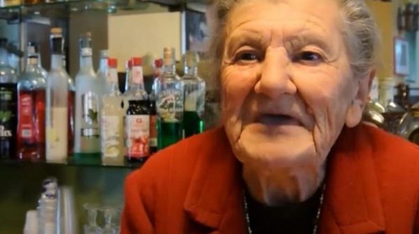 Cụ bà 100 tuổi làm việc 12 tiếng mỗi ngày, không bao giờ nghỉ ngày nào 1737614912 479 thumbnail width740height495 anh cat 3 2 auto cropjpg