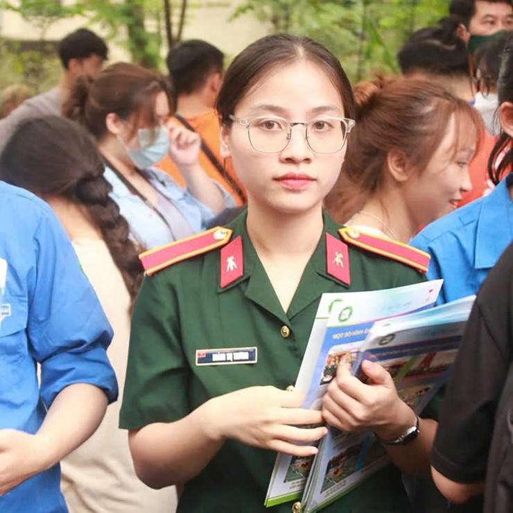 1737691055-hoang-thi-thuong21-9724-3510-1314-width1500height1500 Hoàng Thị Thương (Học viên Học viện Kỹ thuật Quân sự). Ảnh: NVCC